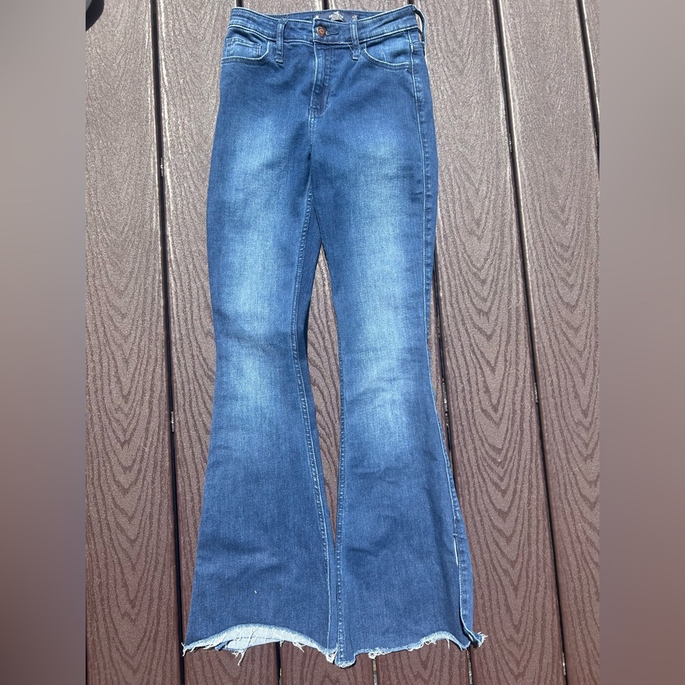 Women’s, Hollister, Size 1Regular “High-Rise Flare” Dark Wash Jeans
